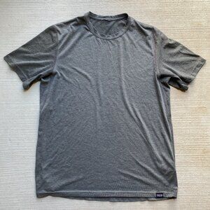 Patagonia T-Shirt Mens Medium Capilene Cool Trail Short Sleeve Hiking Gray